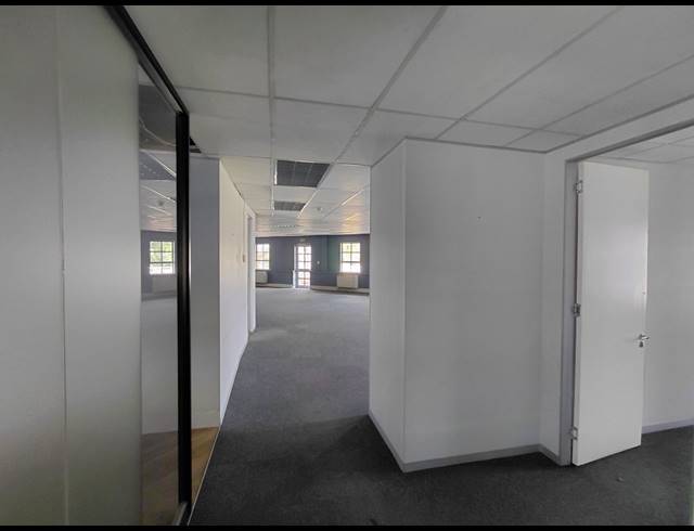 288M² OFFICE TO LET IN FOURWAYS